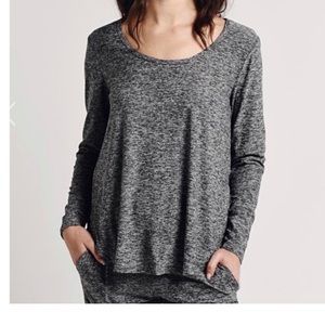 Beyond Yoga Scooped Long Sleeve Pullover Tee